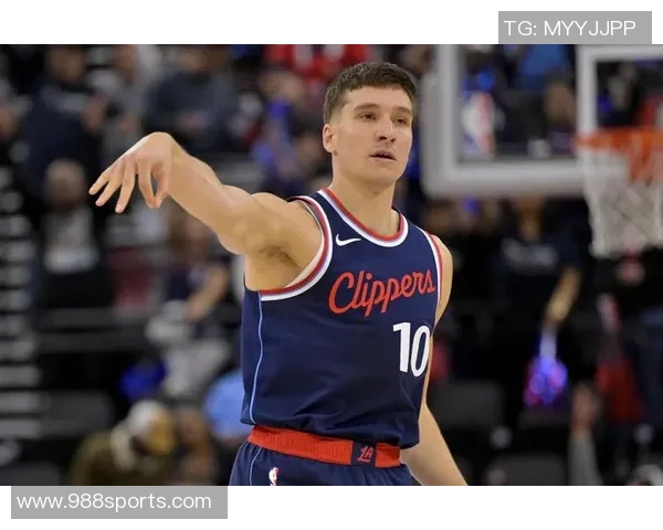 快船半场篮板仅9个开拓者命中率超六成展现强大火力